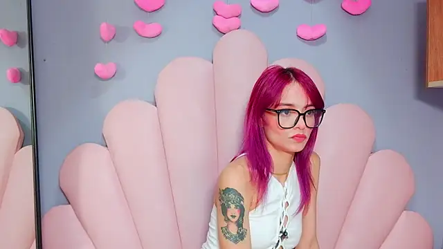 Snapshot of luci_miller chatting on July 3, 12:33 pm luci miller online show from July 3, 12:33 pm
