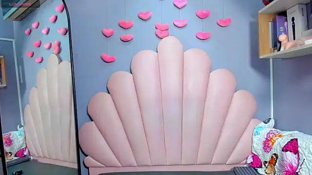 Snapshot of luci_miller chatting on February 11, 3:17 am luci miller online show from February 11, 3:17 am