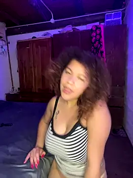 Lolavenezia online show from November 18, 11:24 am