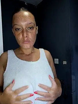 Snapshot of Sinful_Katniss29X chatting on November 16, 9:36 am Sinful Katniss29X online show from November 16, 9:36 am