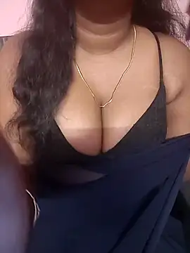 Snapshot of Keerthee_ chatting on December 19, 5:26 pm Keerthee online show from December 19, 5:26 pm