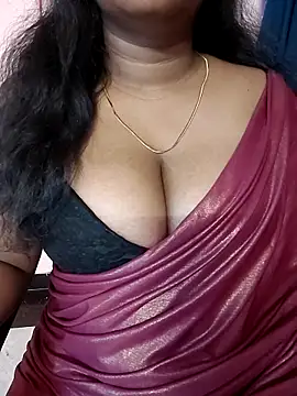 Snapshot of Keerthee_ chatting on December 20, 6:16 am Keerthee online show from December 20, 6:16 am