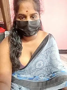 Snapshot of Keerthee_ chatting on November 9, 9:13 am Keerthee online show from November 9, 9:13 am