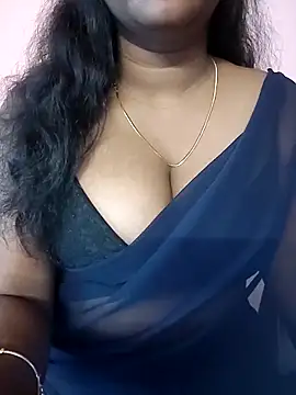 Snapshot of Keerthee_ chatting on December 19, 5:21 am Keerthee online show from December 19, 5:21 am