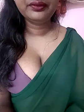 Snapshot of Keerthee_ chatting on November 6, 3:10 am Keerthee online show from November 6, 3:10 am