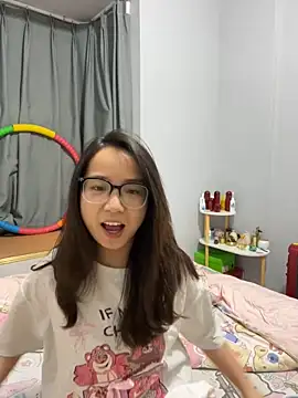 Hmm 0303 online show from December 16, 2:21 pm