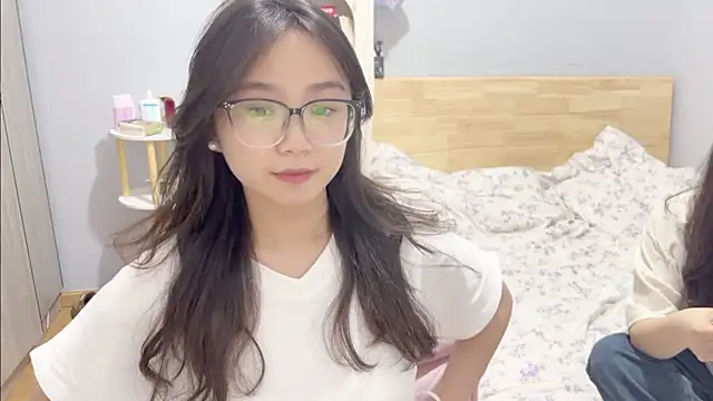 Hmm 0303 online show from February 5, 3:30 pm