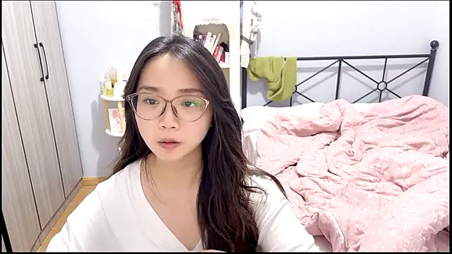 Snapshot of Hmm_0303 chatting on April 25, 5:10 pm Hmm 0303 online show from April 25, 5:10 pm