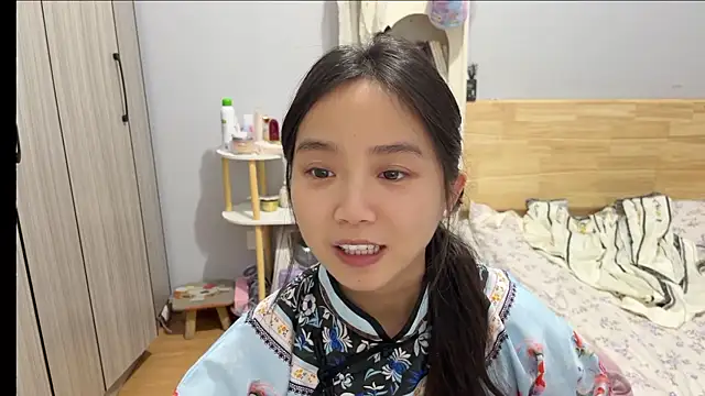 Hmm 0303 online show from February 8, 2:59 pm