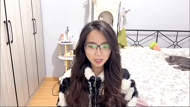 Hmm 0303 online show from March 15, 2:13 pm