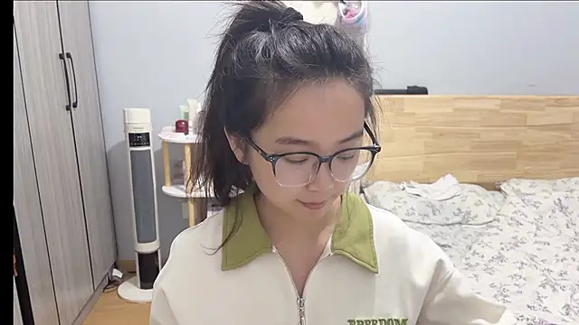 Hmm 0303 online show from February 23, 4:40 pm