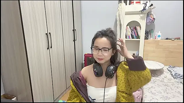 Hmm 0303 online show from December 22, 5:13 pm