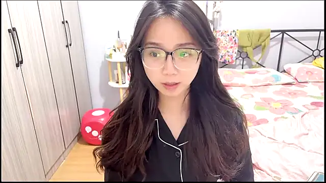 Hmm 0303 online show from April 21, 3:40 pm