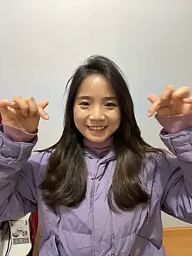 Hmm 0303 online show from December 4, 2:49 pm