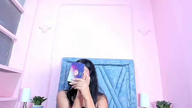 Snapshot of EsmeraldaBlake chatting on January 7, 11:37 am EsmeraldaBlake online show from January 7, 11:37 am