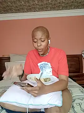 Prettyflowea online show from November 8, 1:03 pm