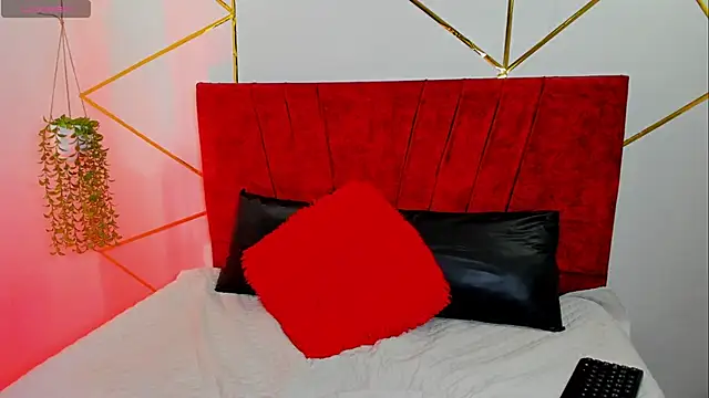 Snapshot of Paris_Evans_ chatting on December 2, 12:07 pm Paris Evans online show from December 2, 12:07 pm