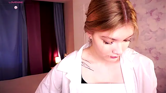 Snapshot of UteMessineo chatting on November 7, 7:46 am UteMessineo online show from November 7, 7:46 am