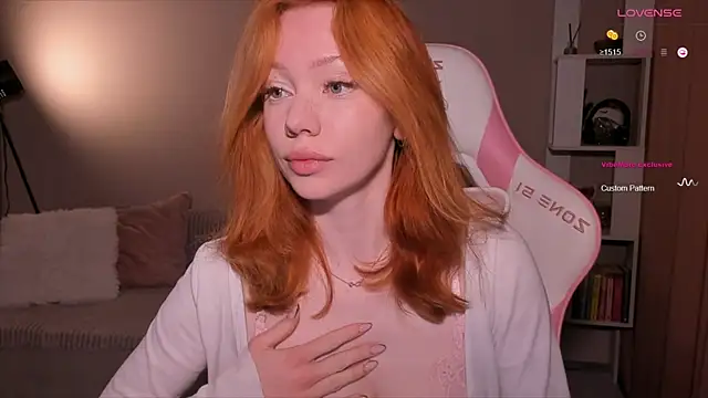 Elisahsthetics online show from April 6, 11:06 pm