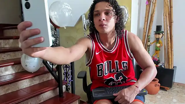 Snapshot of Belamiramill chatting on November 8, 10:24 pm Belamiramill online show from November 8, 10:24 pm