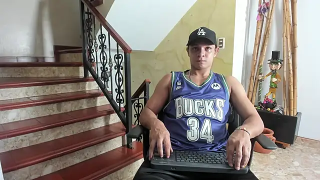 Snapshot of Belamiramill chatting on November 10, 10:15 pm Belamiramill online show from November 10, 10:15 pm