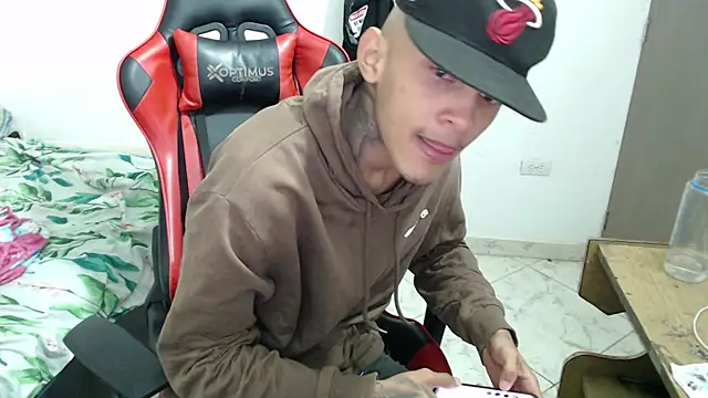 thebesthot online show from November 29, 6:13 am