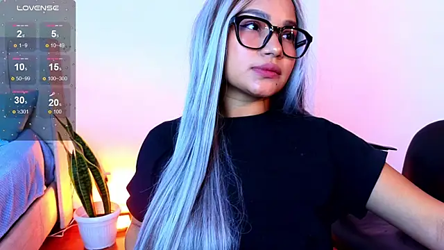 Snapshot of lau_rl chatting on February 23, 2:13 am lau rl online show from February 23, 2:13 am