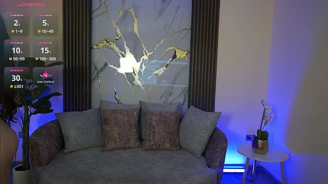 Snapshot of TessaaFox chatting on December 16, 12:09 pm TessaaFox online show from December 16, 12:09 pm