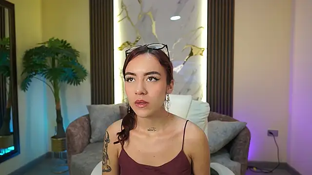 Snapshot of TessaaFox chatting on December 2, 11:34 am TessaaFox online show from December 2, 11:34 am