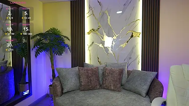 Snapshot of TessaaFox chatting on November 11, 1:17 pm TessaaFox online show from November 11, 1:17 pm