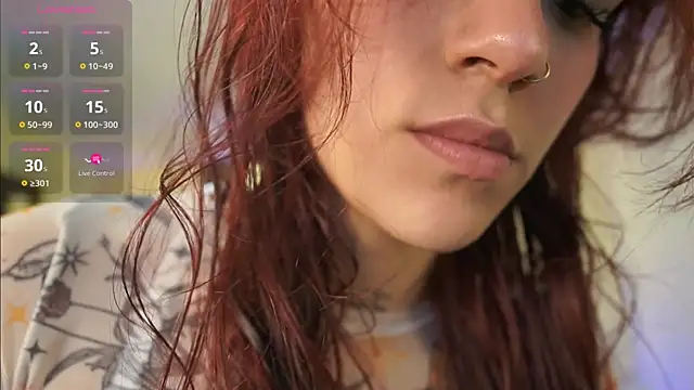 Snapshot of TessaaFox chatting on December 17, 11:48 am TessaaFox online show from December 17, 11:48 am