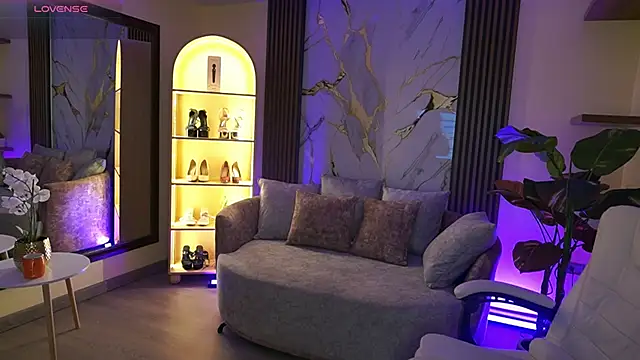 TessaaFox online show from February 20, 11:45 am