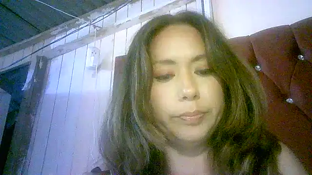 Snapshot of Zulreyna chatting on February 14, 5:07 am Zulreyna online show from February 14, 5:07 am
