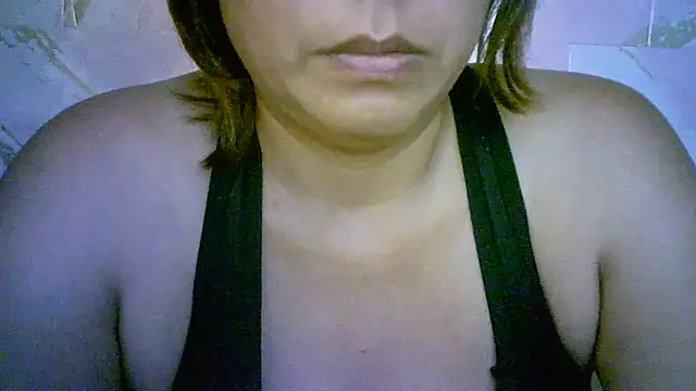 Snapshot of Zulreyna chatting on February 19, 4:31 am Zulreyna online show from February 19, 4:31 am