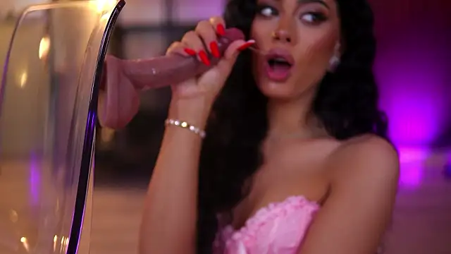 Snapshot of RavennaDArcy chatting on February 25, 8:30 pm RavennaDArcy online show from February 25, 8:30 pm