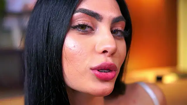 RavennaDArcy online show from December 20, 7:17 pm