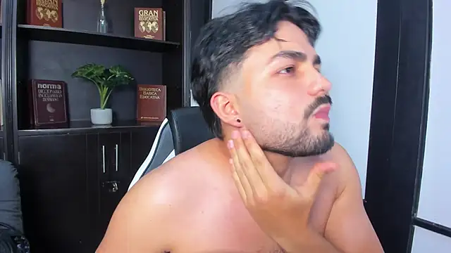 JonnSnow  online show from November 7, 4:06 am