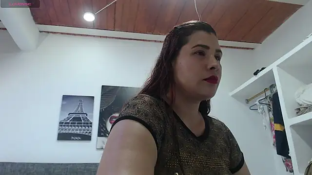 SweetSurrender69 online show from November 8, 3:32 am