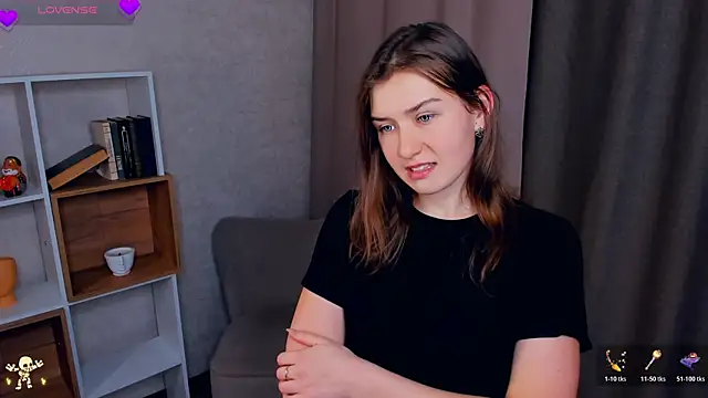 JosieNadile online show from November 11, 12:44 pm