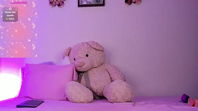 Nyra lux16 online show from December 2, 7:54 am