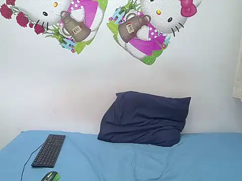 NaughtyChic28 online show from November 15, 12:31 pm