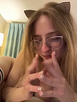EveLunny online show from March 25, 5:07 am