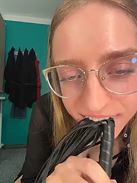 EveLunny online show from November 19, 1:27 am