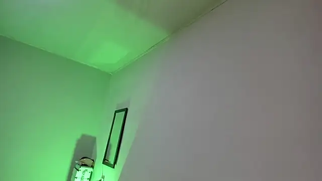 Snapshot of luanaw1 chatting on February 22, 3:57 pm luanaw1 online show from February 22, 3:57 pm