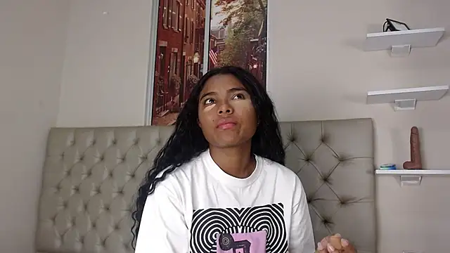 Snapshot of mila_sophia chatting on November 7, 1:59 pm mila sophia online show from November 7, 1:59 pm