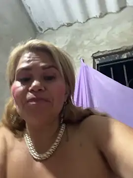 Snapshot of dirty_mother3 chatting on December 15, 6:08 am dirty mother3 online show from December 15, 6:08 am