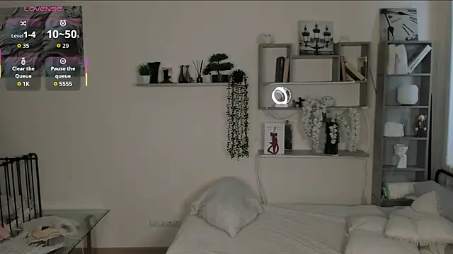 TawnyaVanschaick online show from February 22, 9:55 am