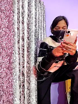 Student12th online show from December 18, 4:00 pm