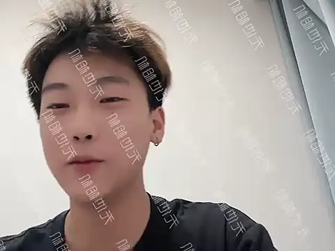 Snapshot of yangyang2006 chatting on November 6, 10:41 am yangyang2006 online show from November 6, 10:41 am