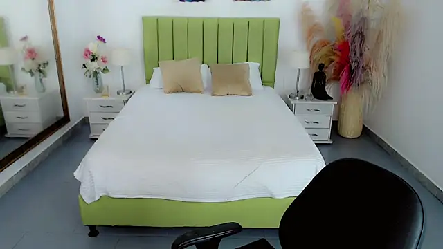 sebastian cruz  online show from March 26, 7:01 pm